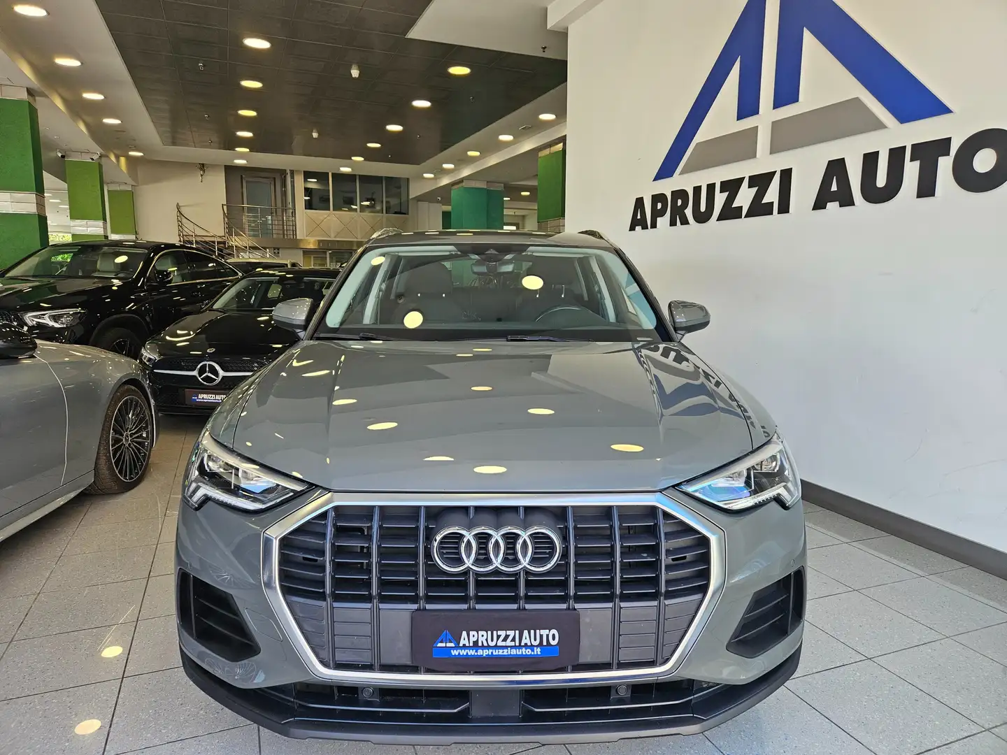 Audi Q3 Q3 II 2018 35 2.0 tdi Business Advanced s-tronic Gris - 2