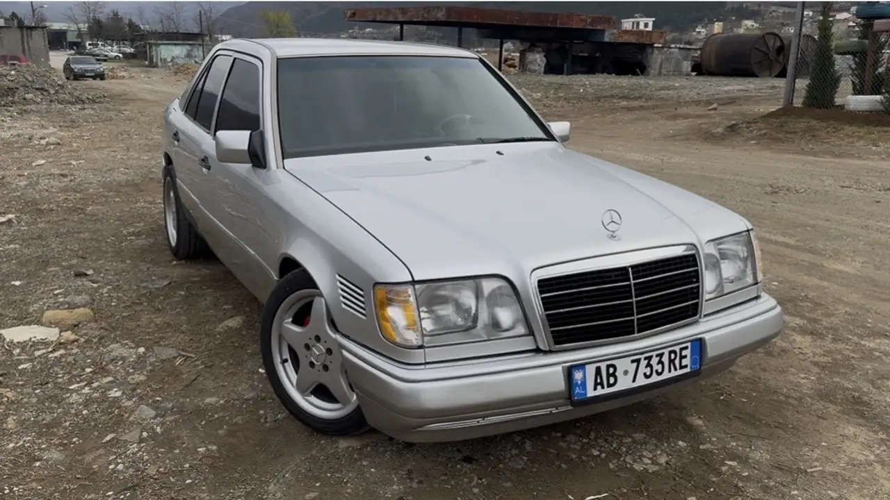 Mercedes-Benz E 250 Turbo D, foto 1