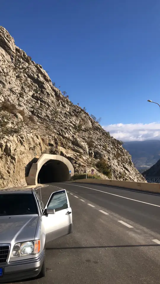 Mercedes-Benz E 250 Turbo D, foto 5