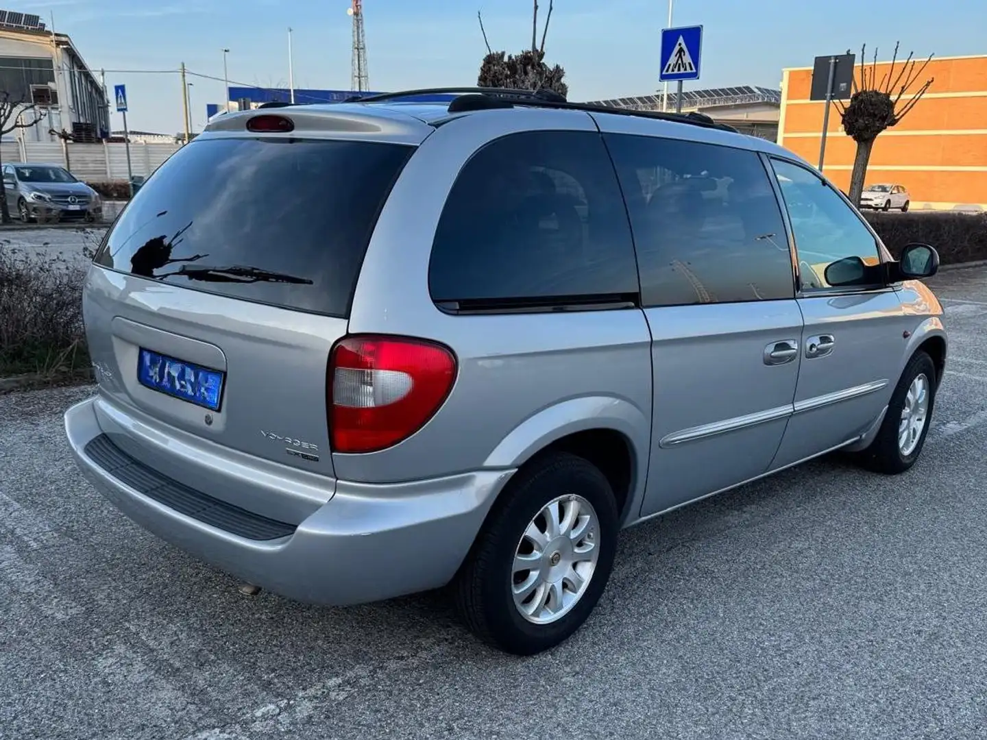 Chrysler Voyager Voyager III 2001 2.5 crd LX - 2