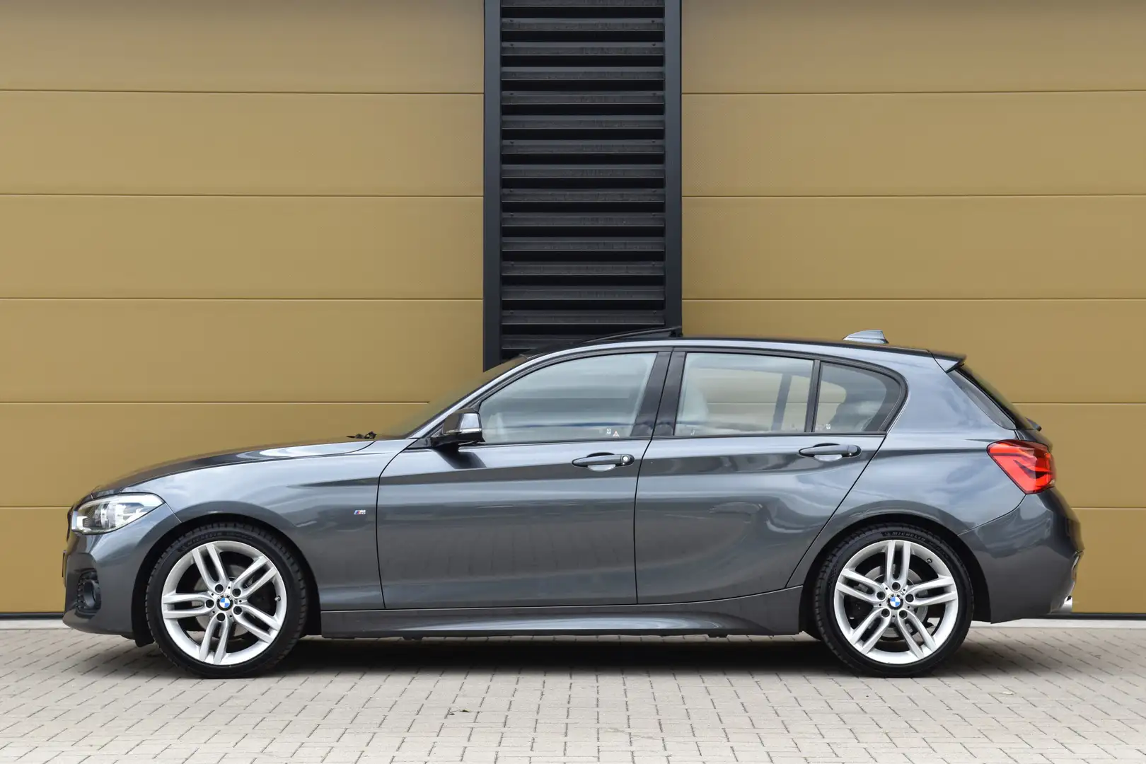 BMW 120 1-serie 120i Centennial High Executive * M Sportpa Gris - 2