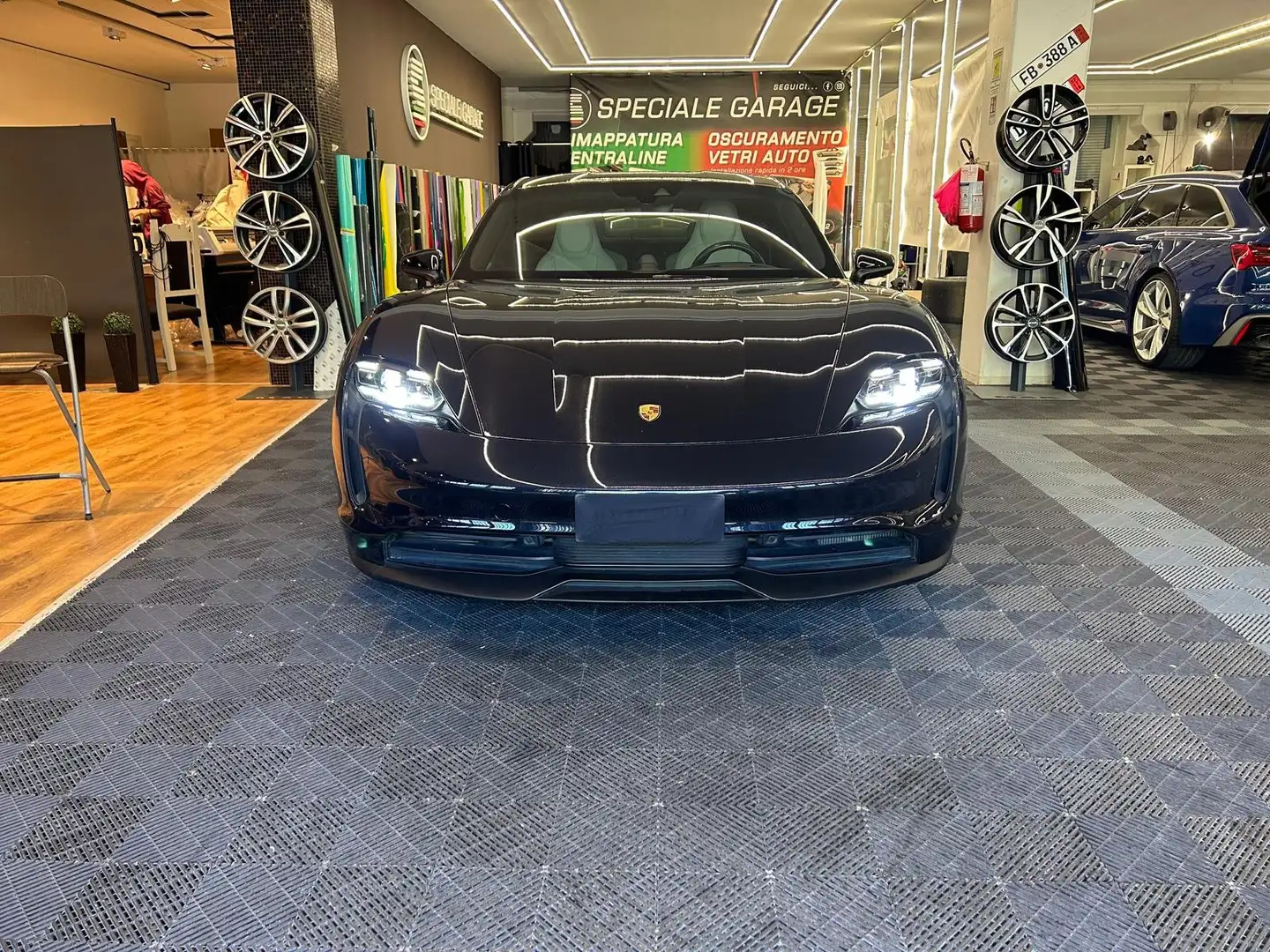 Porsche Taycan Taycan Noir - 2