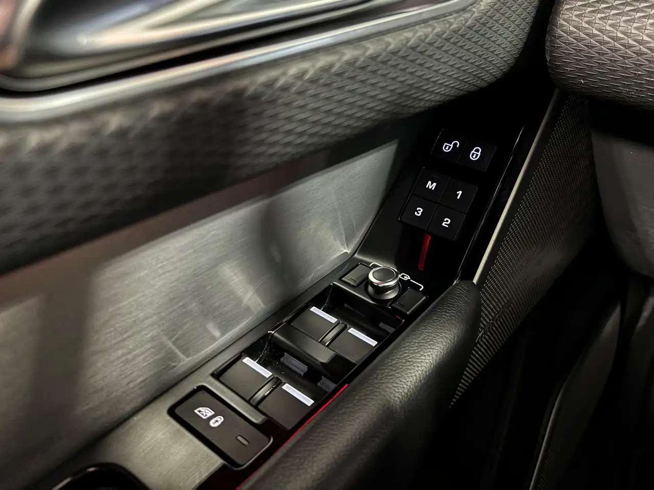 Land Rover Range Rover Velar снимка Land Rover Range Rover Velar
