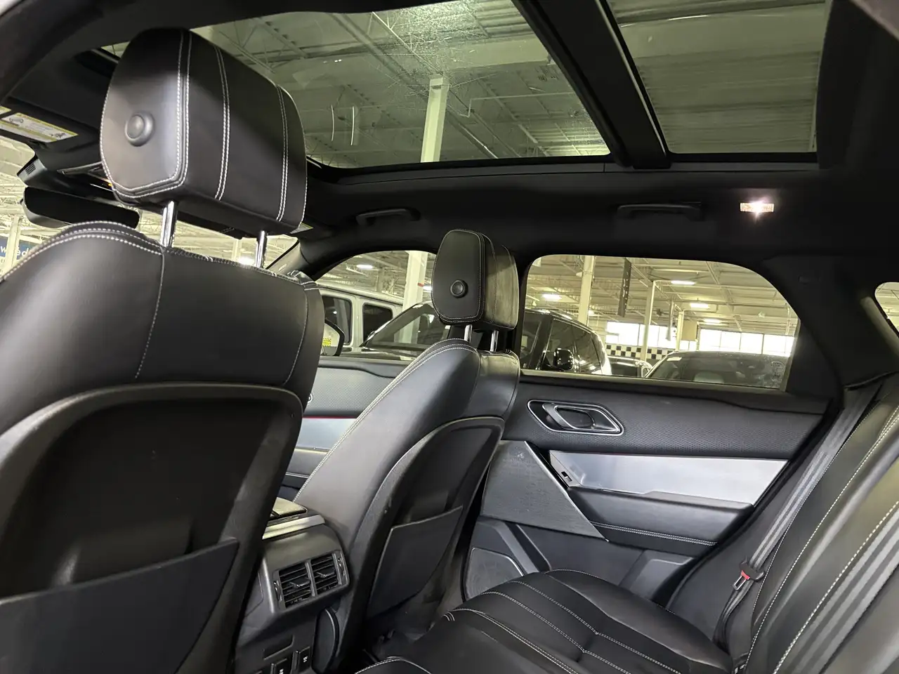 Land Rover Range Rover Velar снимка Land Rover Range Rover Velar