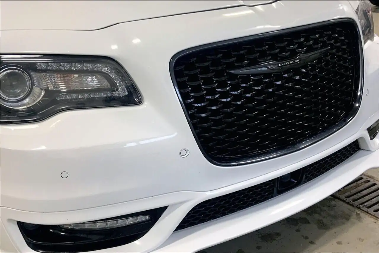 Chrysler 300 снимка Chrysler 300