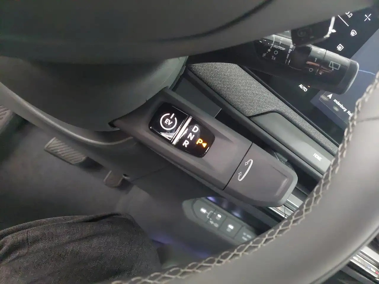 Kia EV3 EV3 58.3 KWH EARTH MJ26 WINTER-CONNECT BUSINESS UP 13