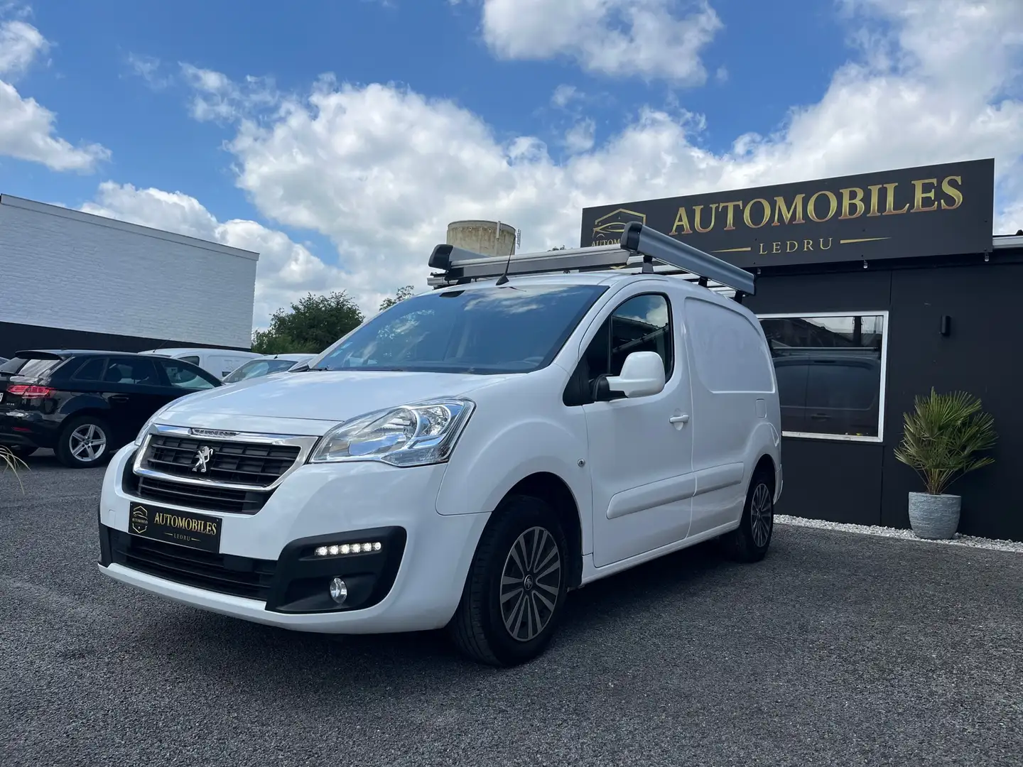 Peugeot Partner Utilitaire // Premium pack ! // TVA déductible - 1