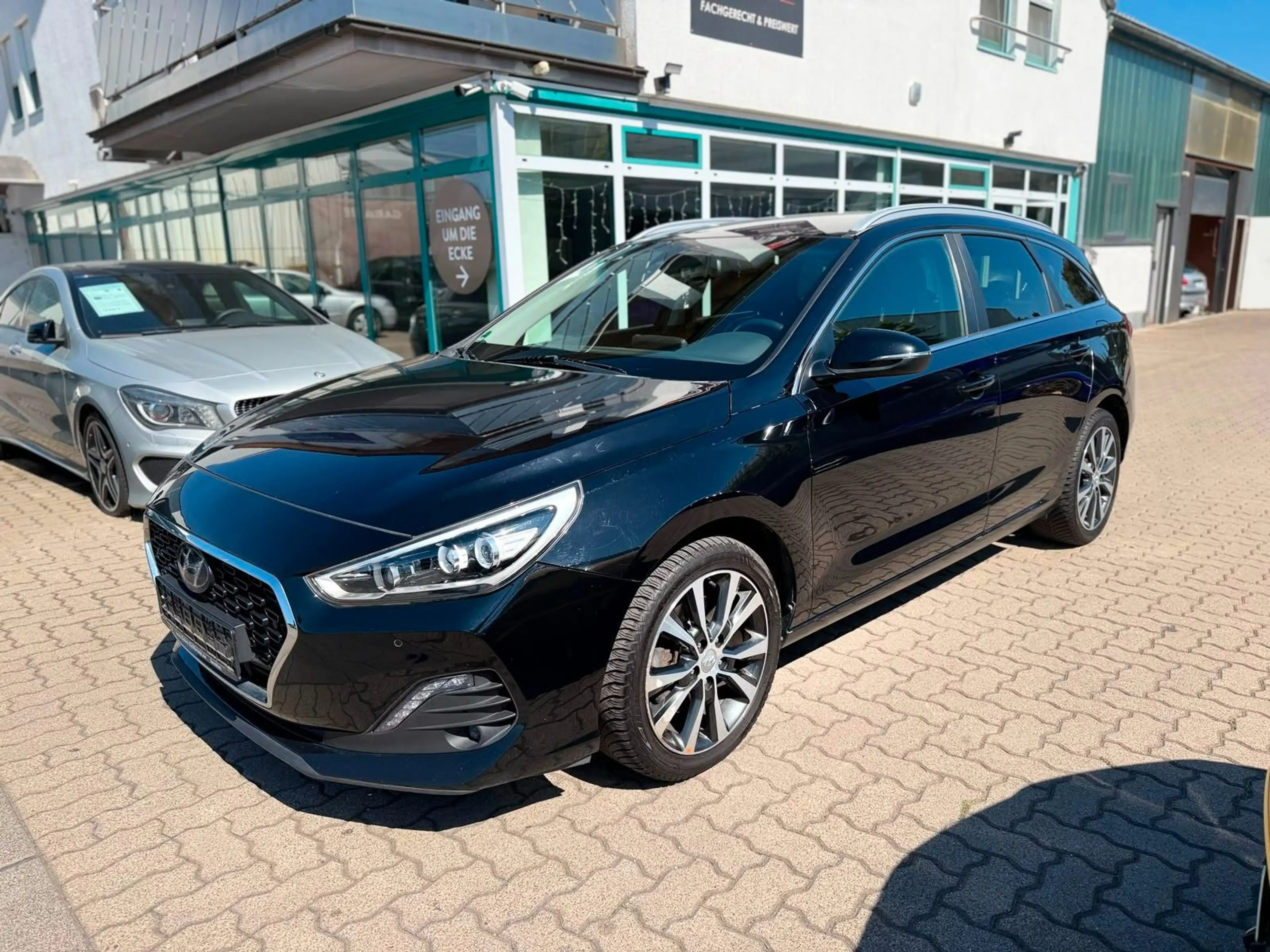 Hyundai i30 cw Premium*KAMERA*SHZG*LED*TEMPOMAT*ANDROID* — photo 3