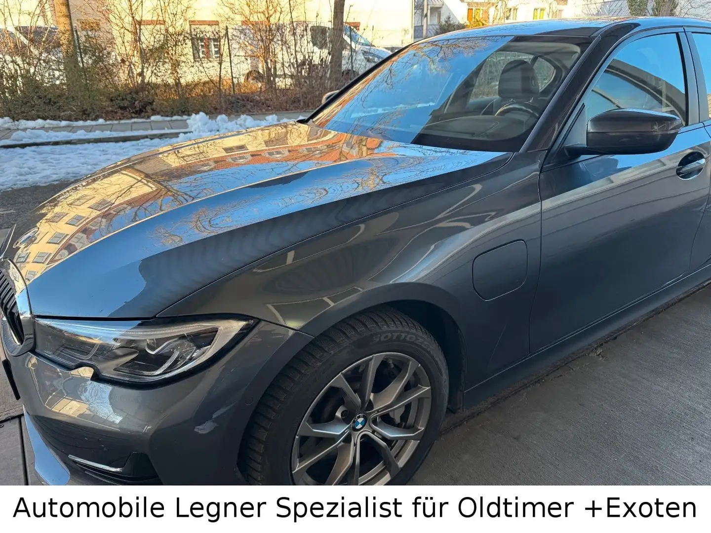 BMW 330 e Advantage Automatik Grau - 1