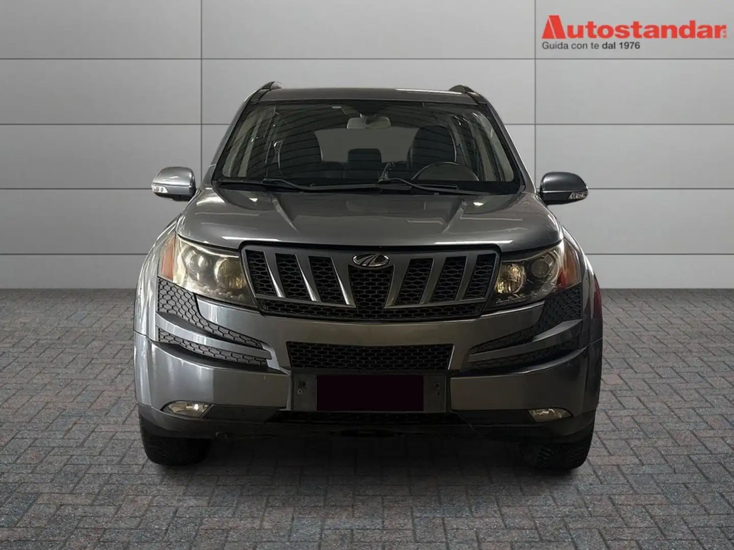 Mahindra XUV500 2.2 16V AWD W8 Grau - 2