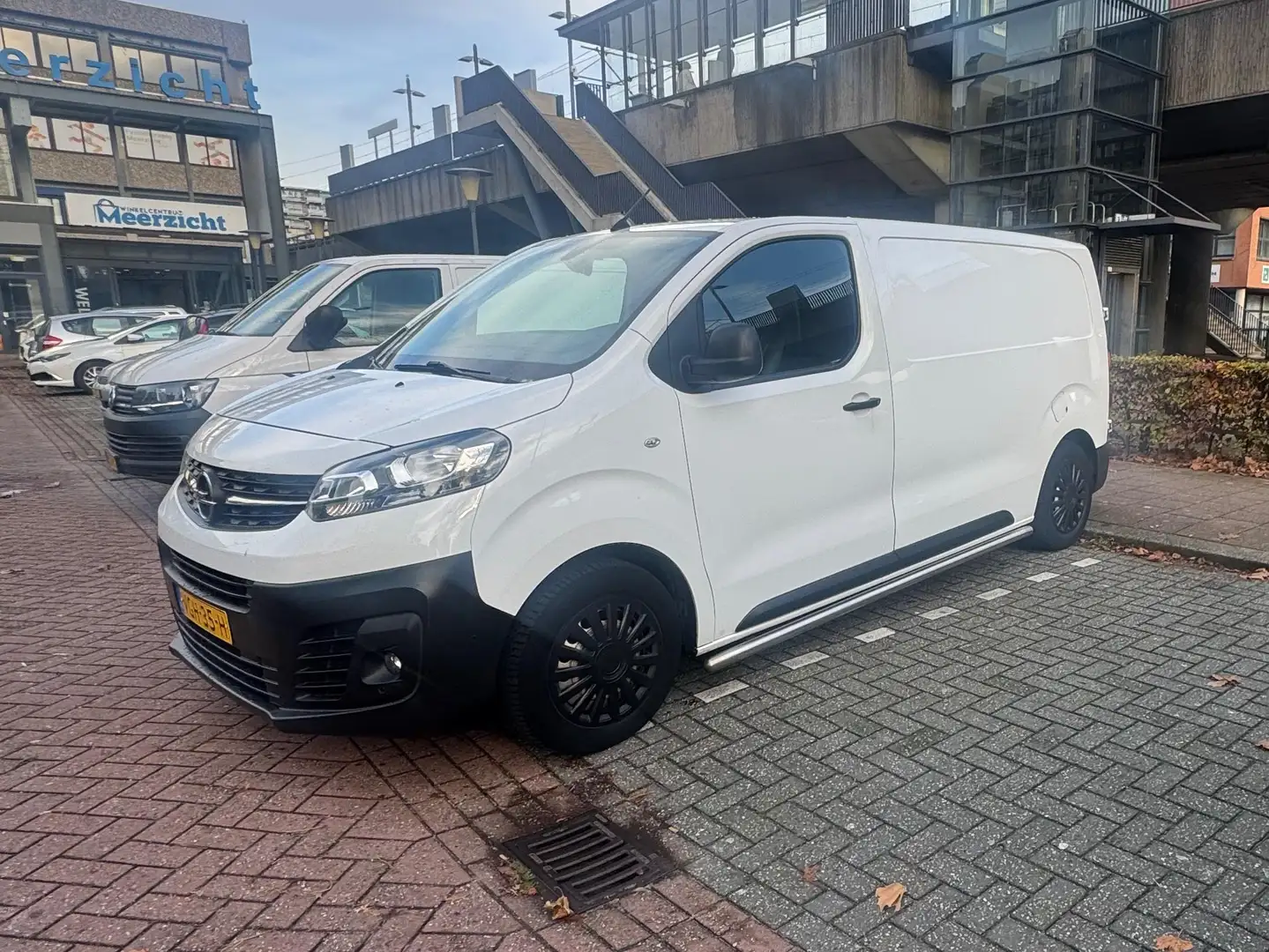 Opel Vivaro Vivaro 2.0 CDTI L2H1 Edit. Biały - 1