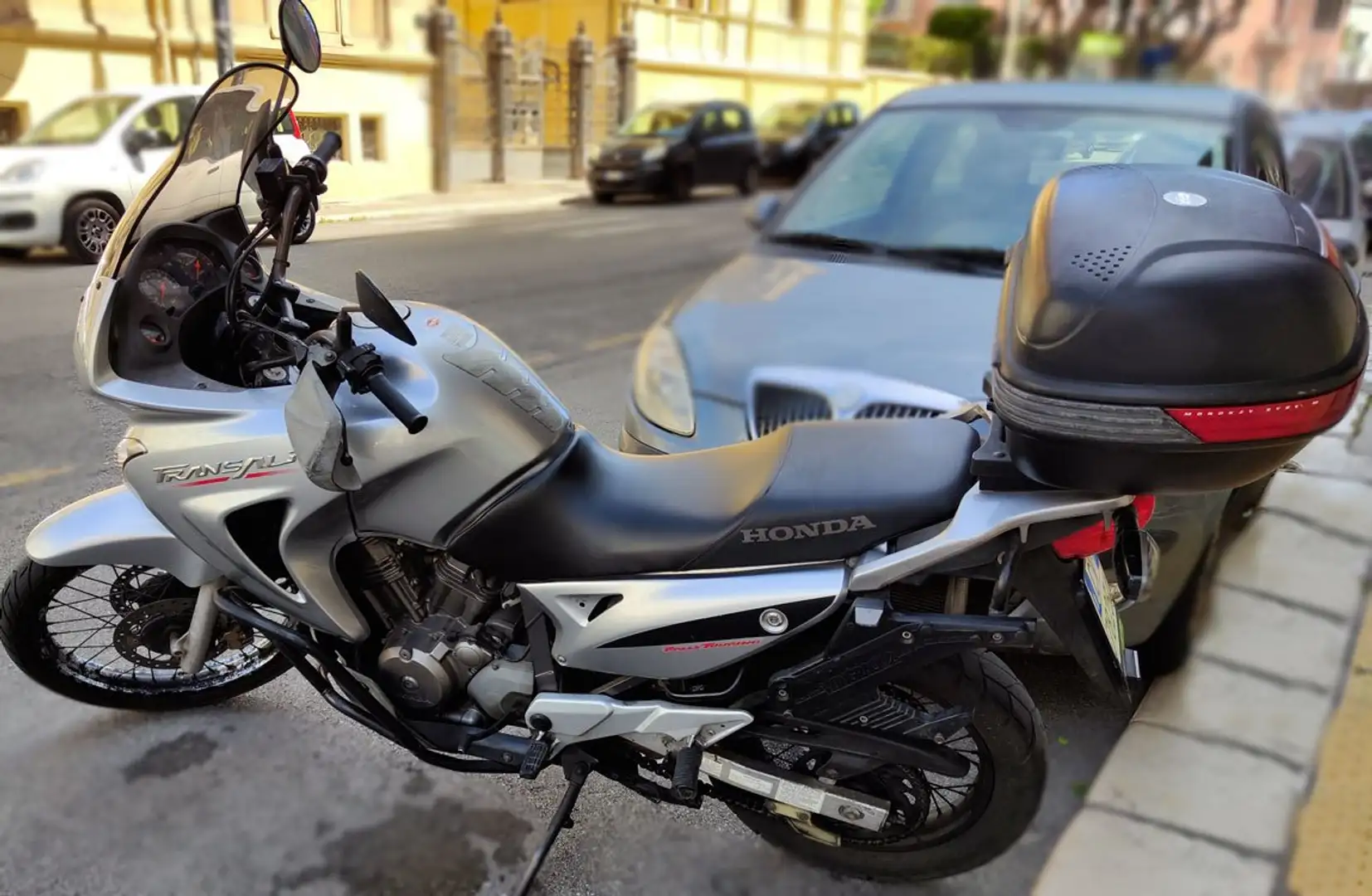 Honda XL 650 Gri - 1