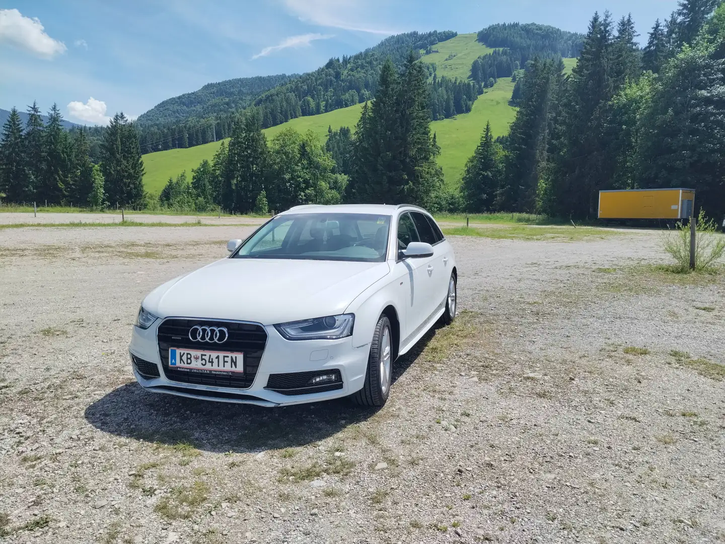 Audi A4 Attraction quattro Weiß - 1