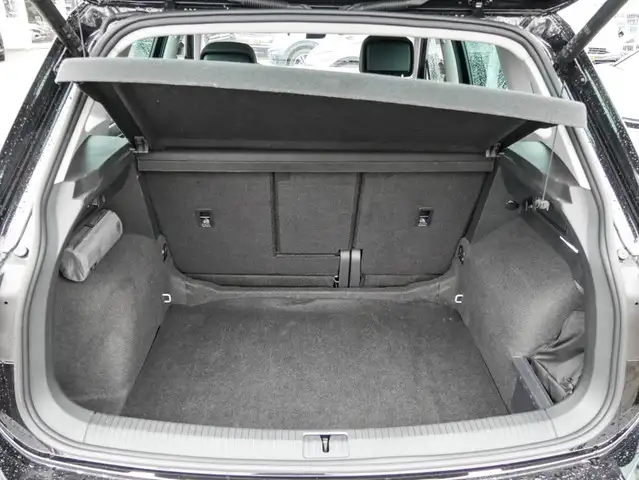 Volkswagen Tiguan view 11
