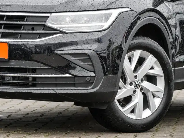 Volkswagen Tiguan view 6