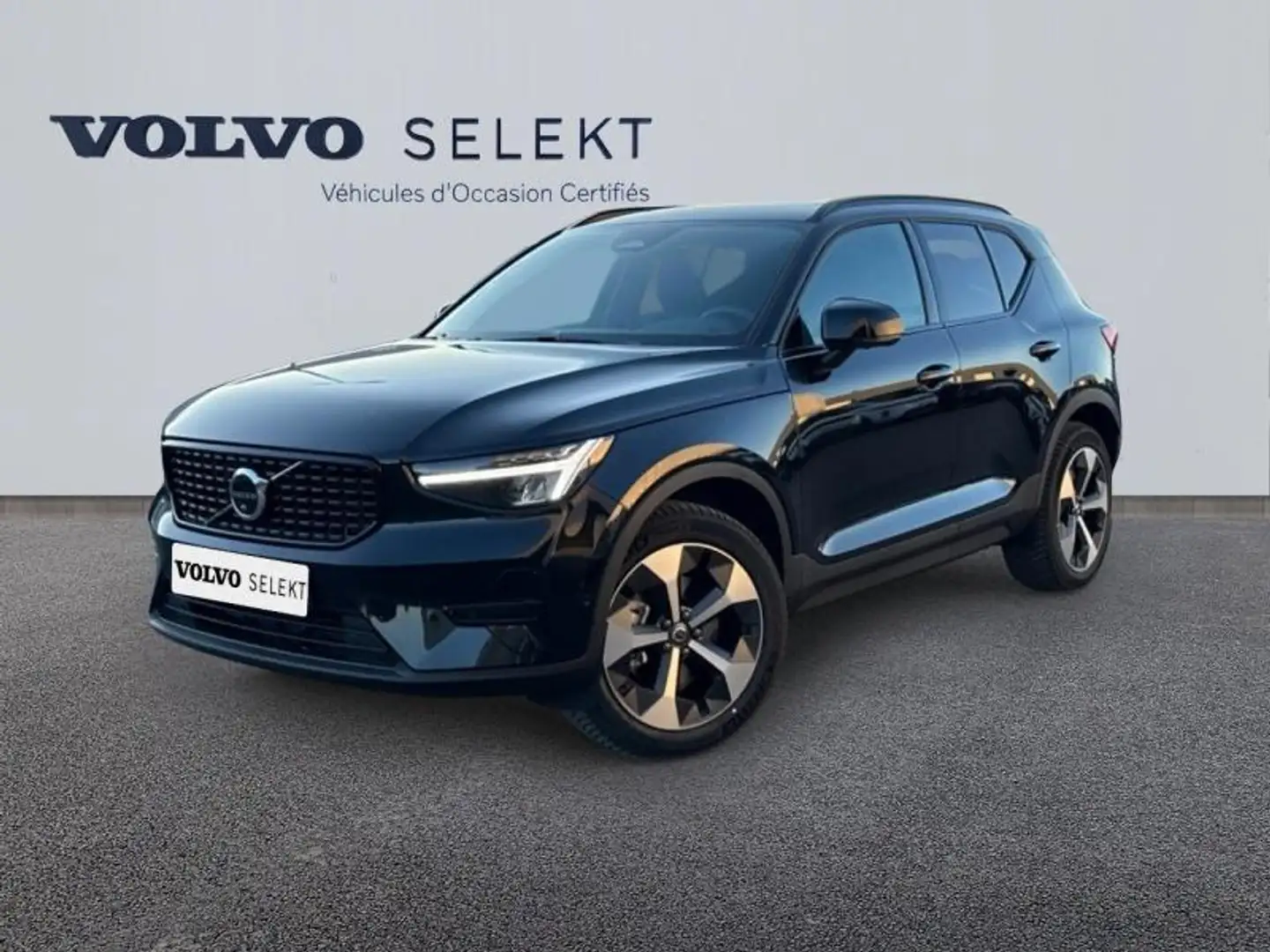 Volvo XC40 B3 163ch Ultra DCT 7 Siyah - 1