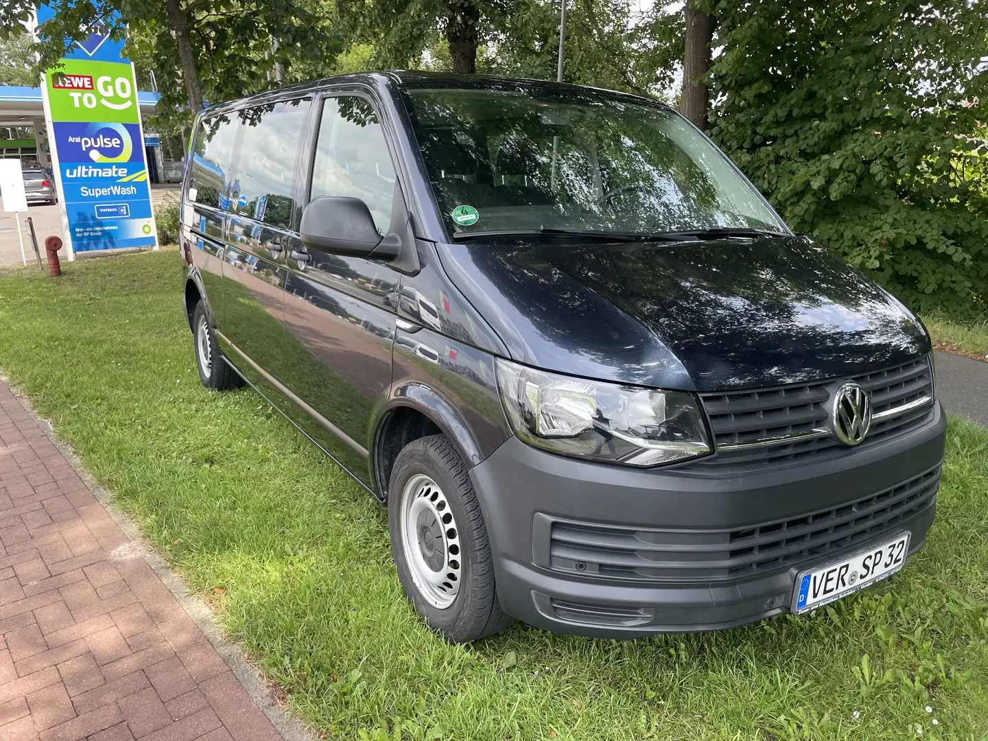 Volkswagen T6 Kombi Langer Radstand 110kw DSG 9-Sitzer AHK 2500kg Azul - 2