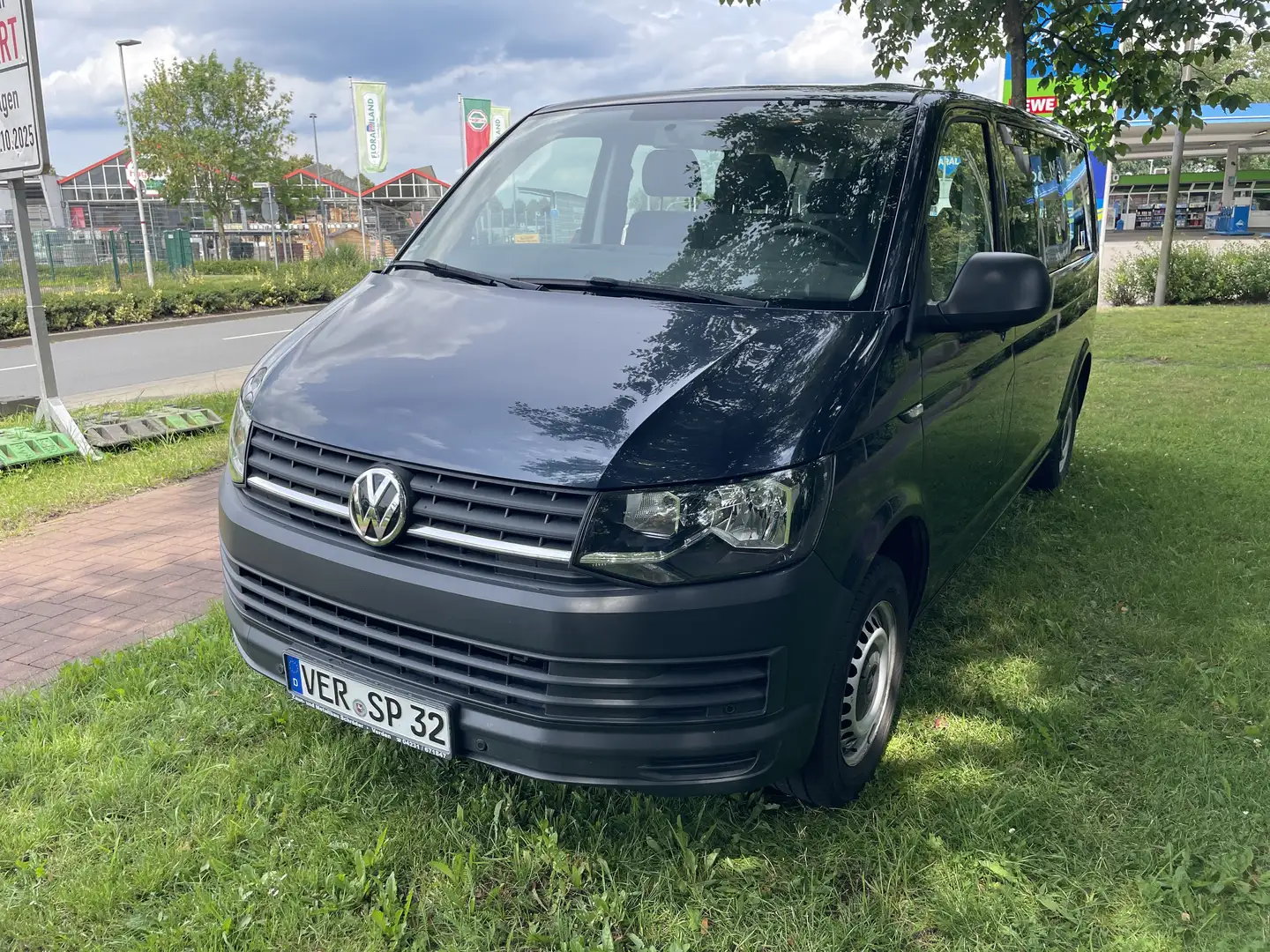 Volkswagen T6 Kombi Langer Radstand 110kw DSG 9-Sitzer AHK 2500kg Azul - 1