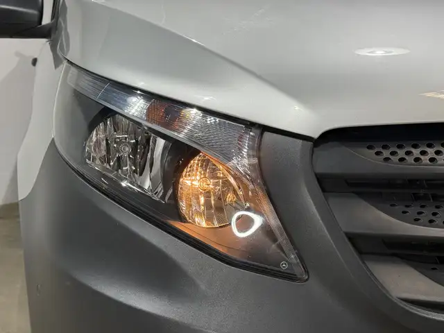 Mercedes-Benz Vito view 10