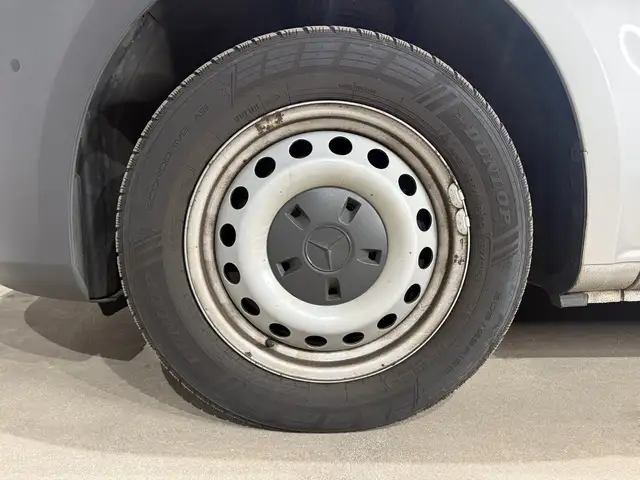 Mercedes-Benz Vito view 12