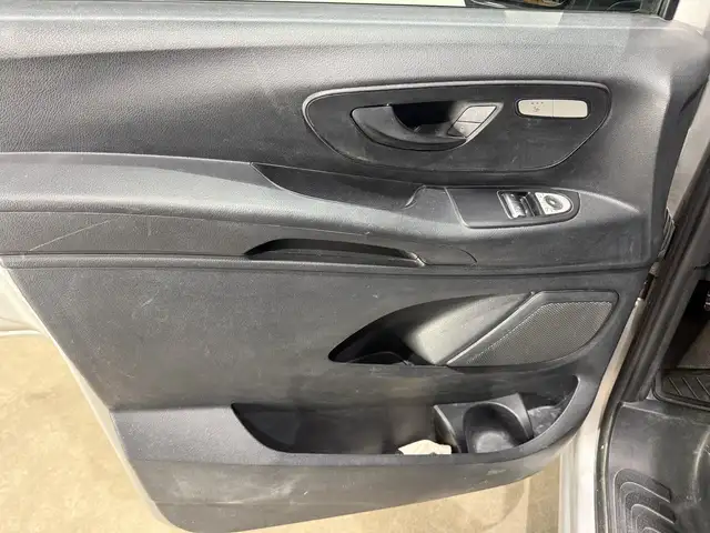 Mercedes-Benz Vito view 13
