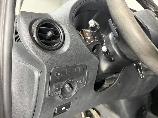 Mercedes-Benz Vito view 15
