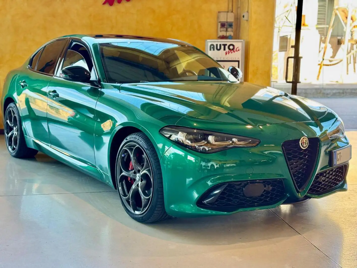 Alfa Romeo Giulia 2.2 Turbodiesel 210 CV AT8 AWD Q4 Tributo Italiano Verde - 2