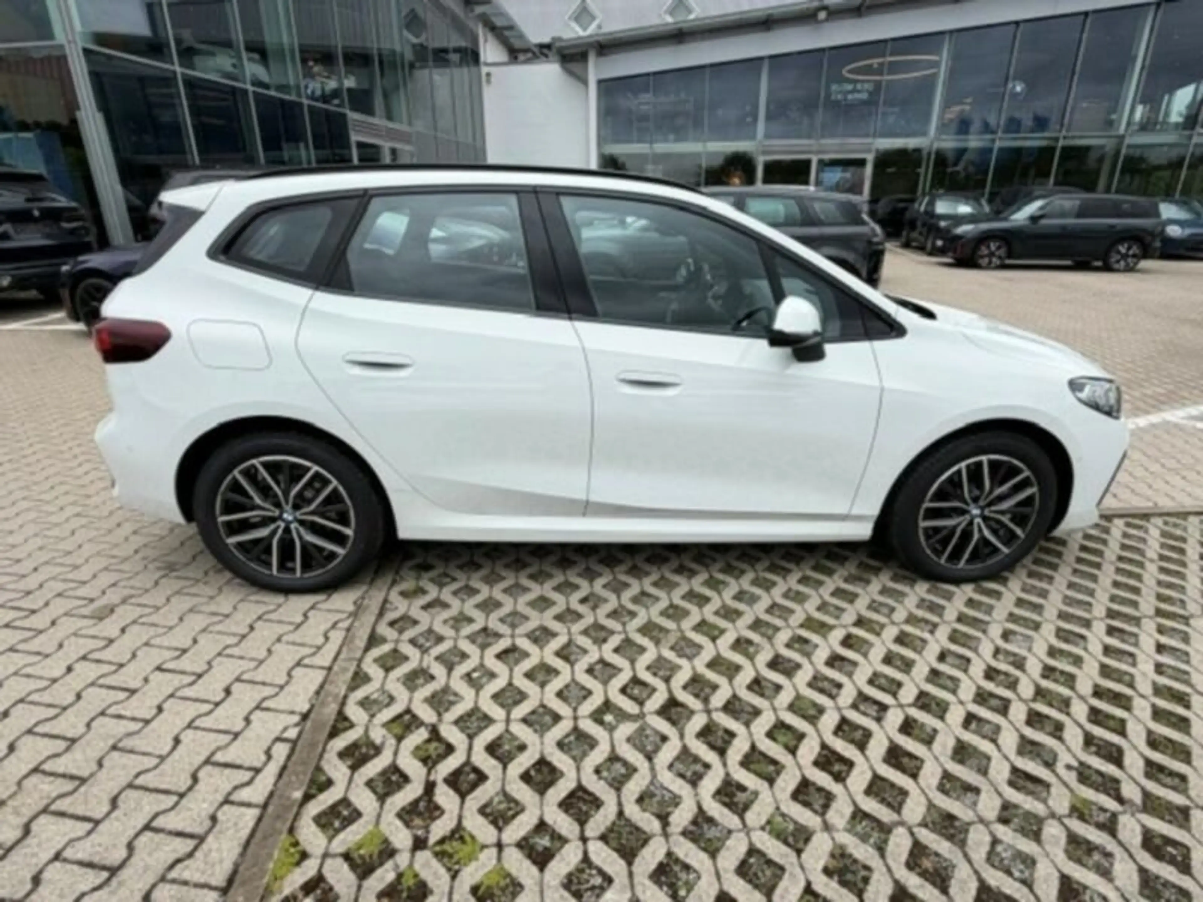 BMW 230 e xDrive M Sportpaket *HERBSTAKTION* — photo 6