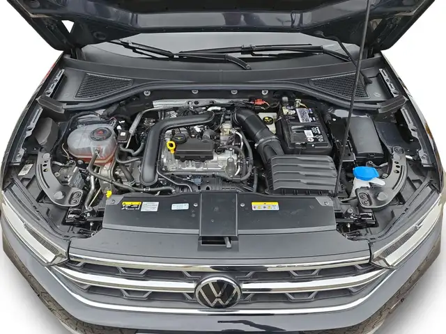 Volkswagen T-Roc view 12