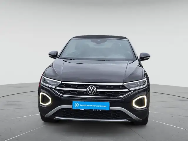 Volkswagen T-Roc view 2