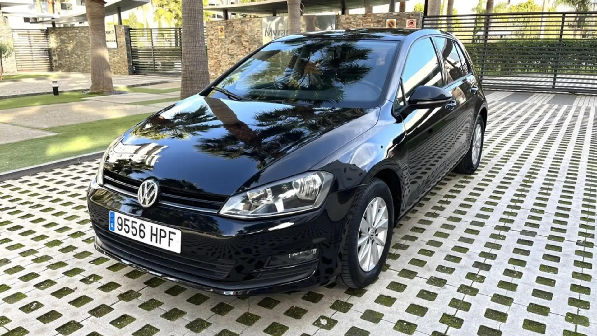 Volkswagen Golf 1.6TDI CR BMT Advance 105 Negro - 1