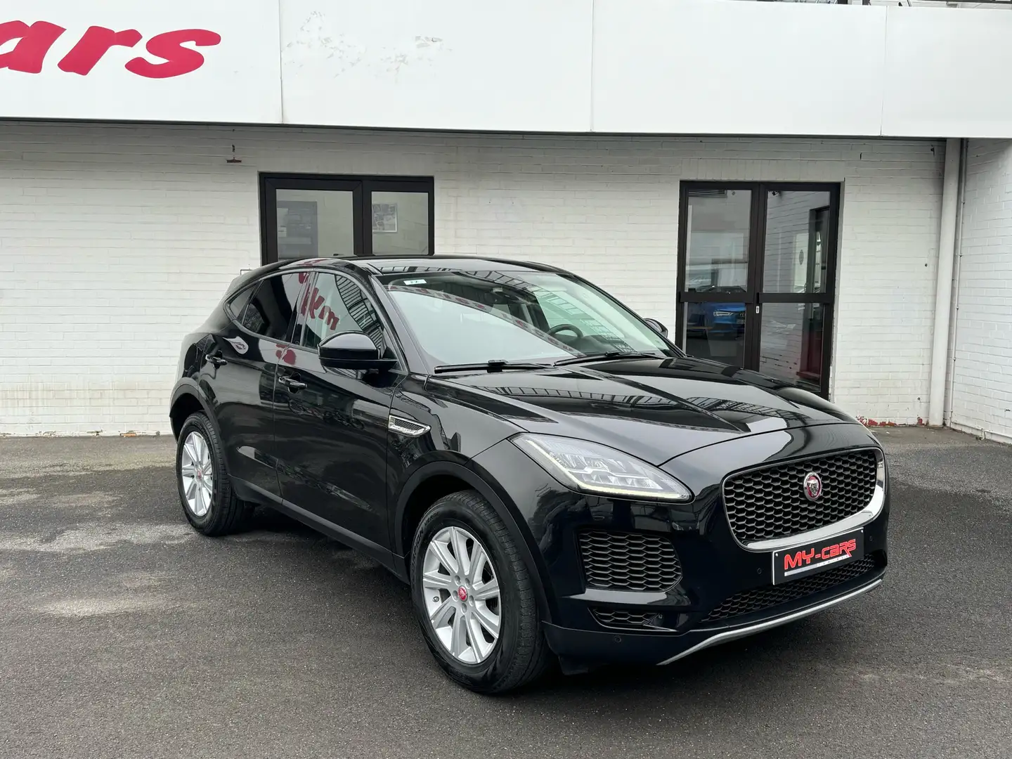Jaguar E-Pace 2.0 D  AUTOMATIQUE   R-LINE  PANORAMiQUE GPS CUIR - 2