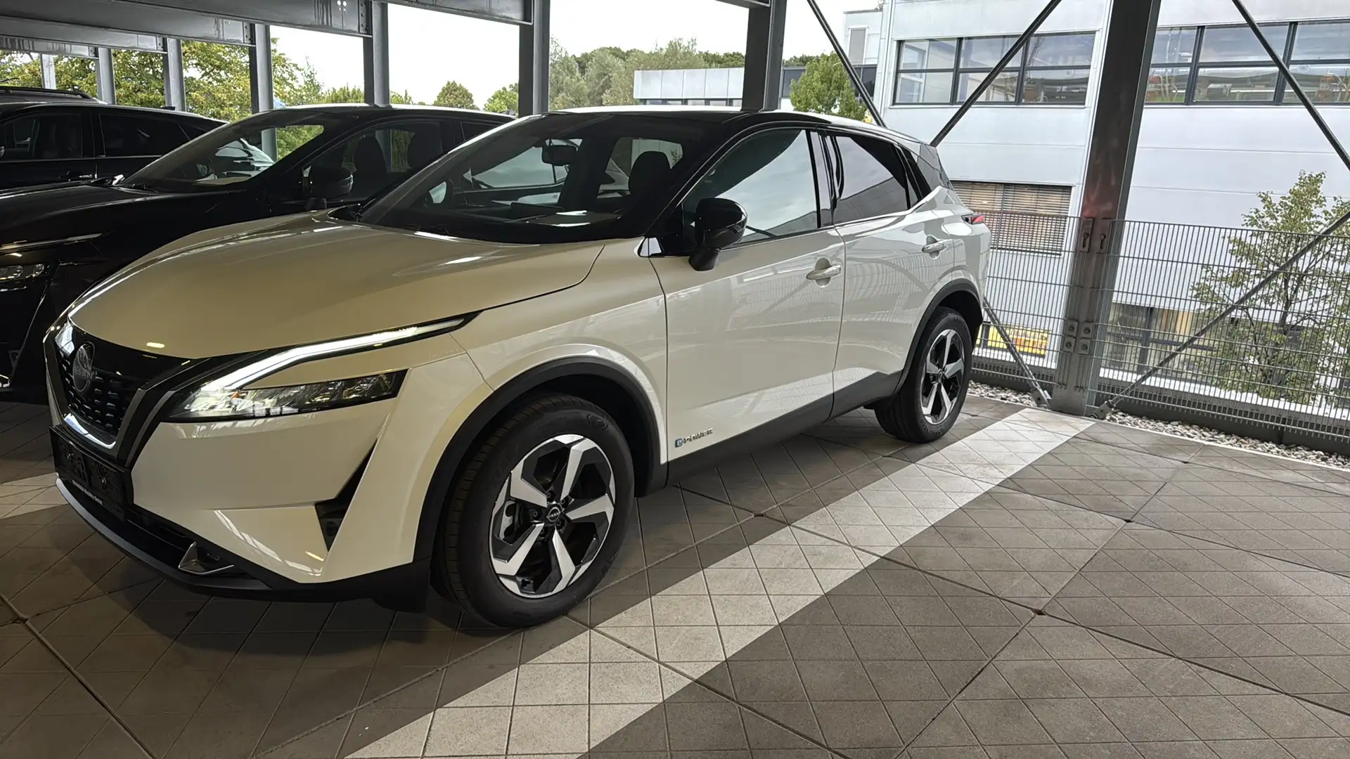 Nissan Qashqai 1,5 VC e-Power N-Connecta Winter Weiß - 2