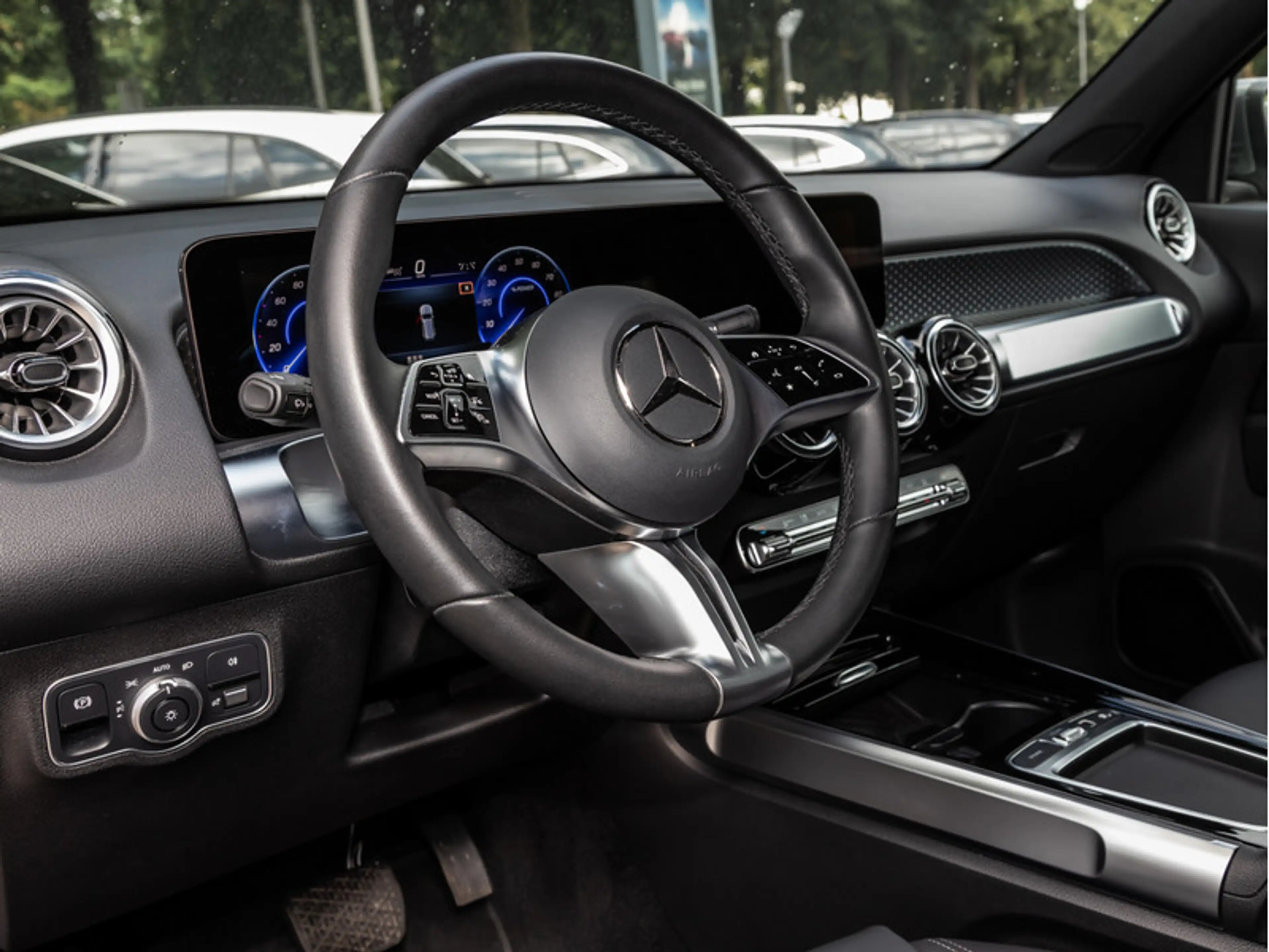 Mercedes-Benz EQB 250 + Progressive/LED/Cam/Distr/7Sitzer/SHZ — photo 12