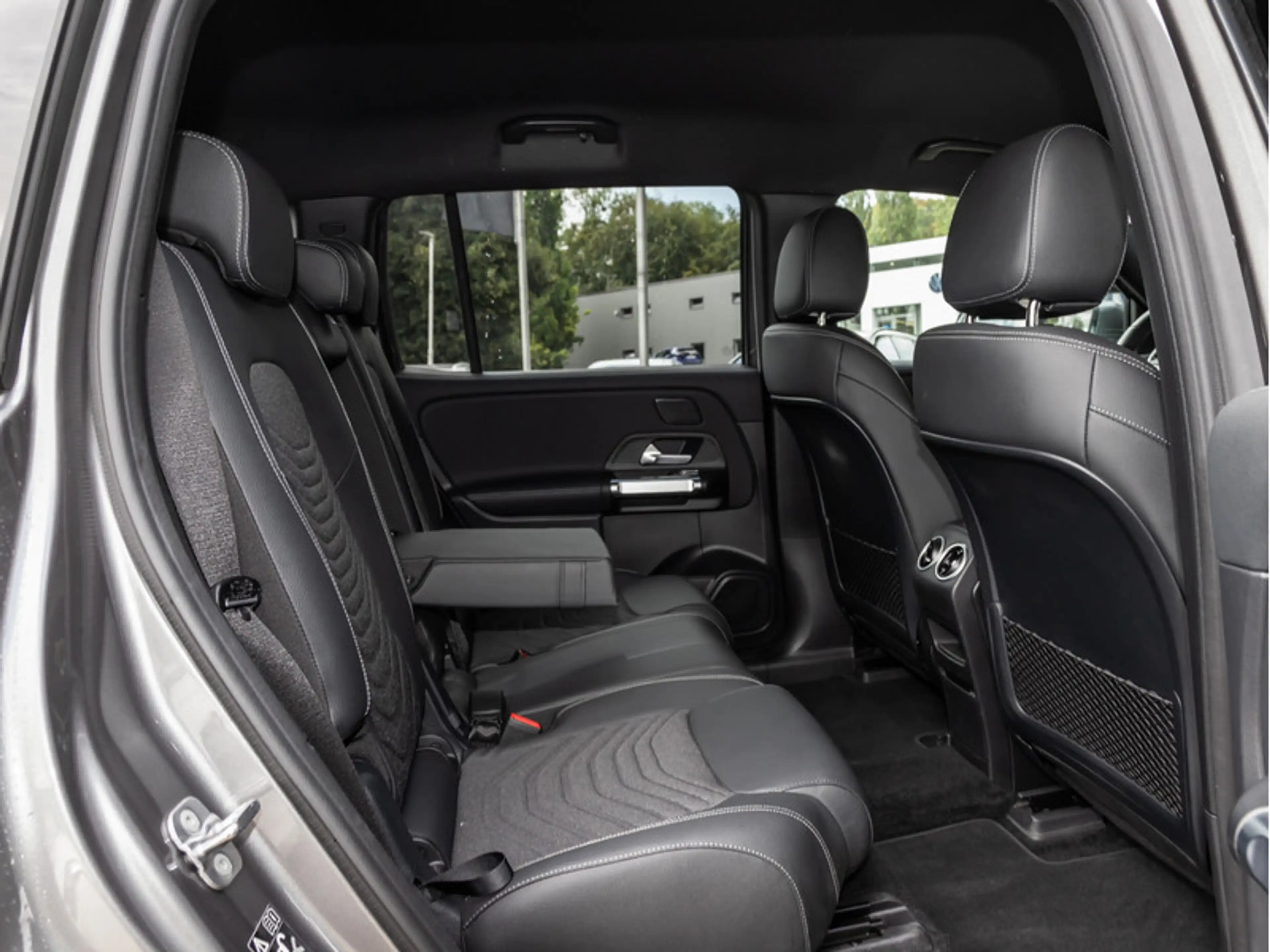 Mercedes-Benz EQB 250 + Progressive/LED/Cam/Distr/7Sitzer/SHZ — photo 10
