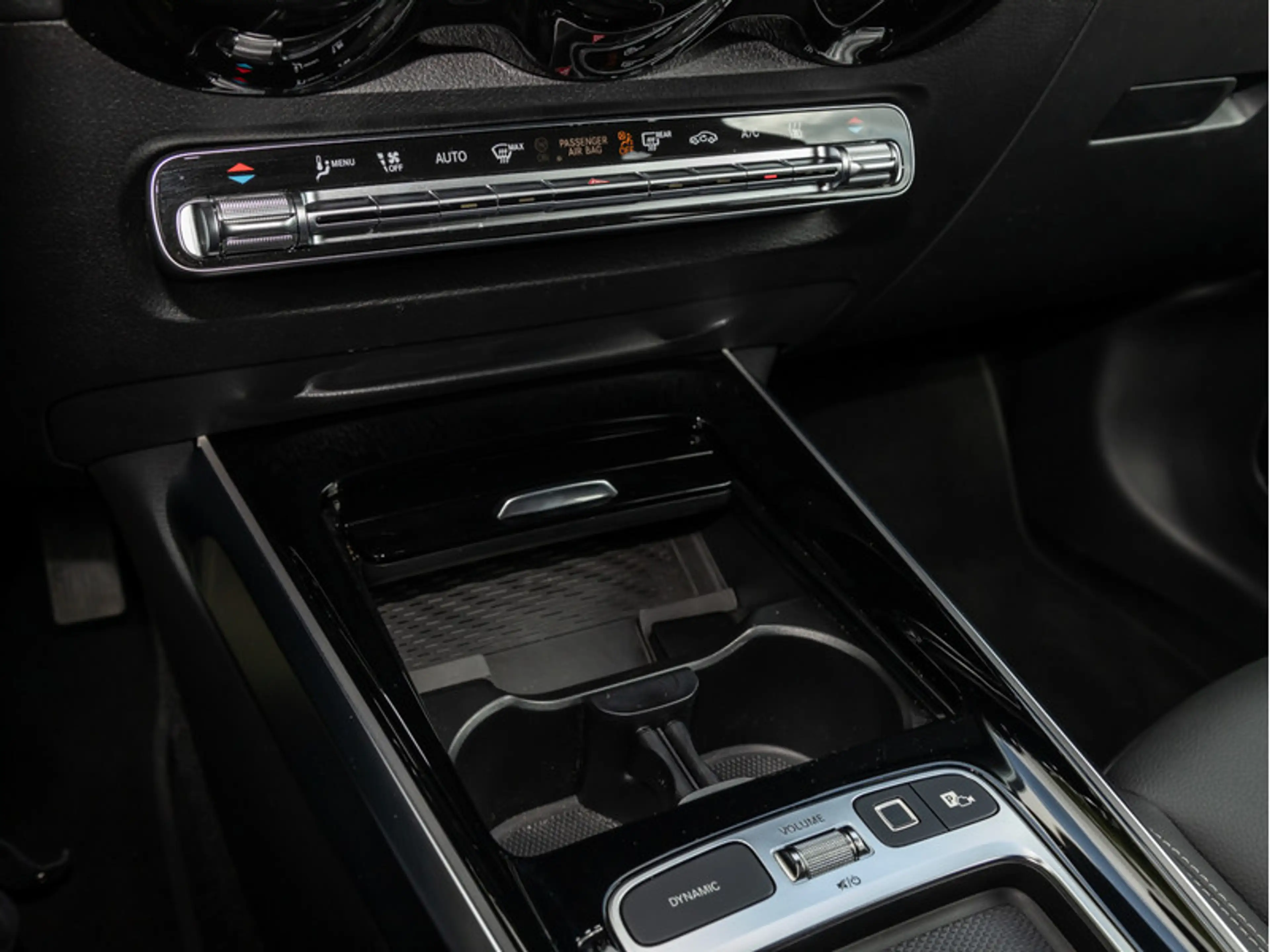 Mercedes-Benz EQB 250 + Progressive/LED/Cam/Distr/7Sitzer/SHZ — photo 15