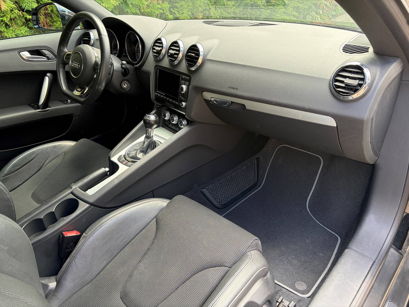 Audi TT 1.8 TFSI Coupe S-Line*Navi*19 zoll* — photo 13