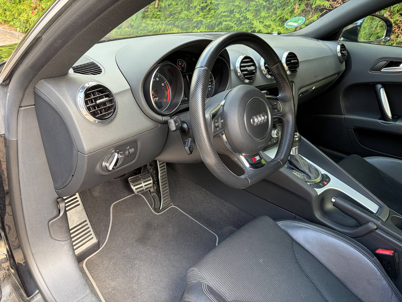 Audi TT 1.8 TFSI Coupe S-Line*Navi*19 zoll* — photo 11