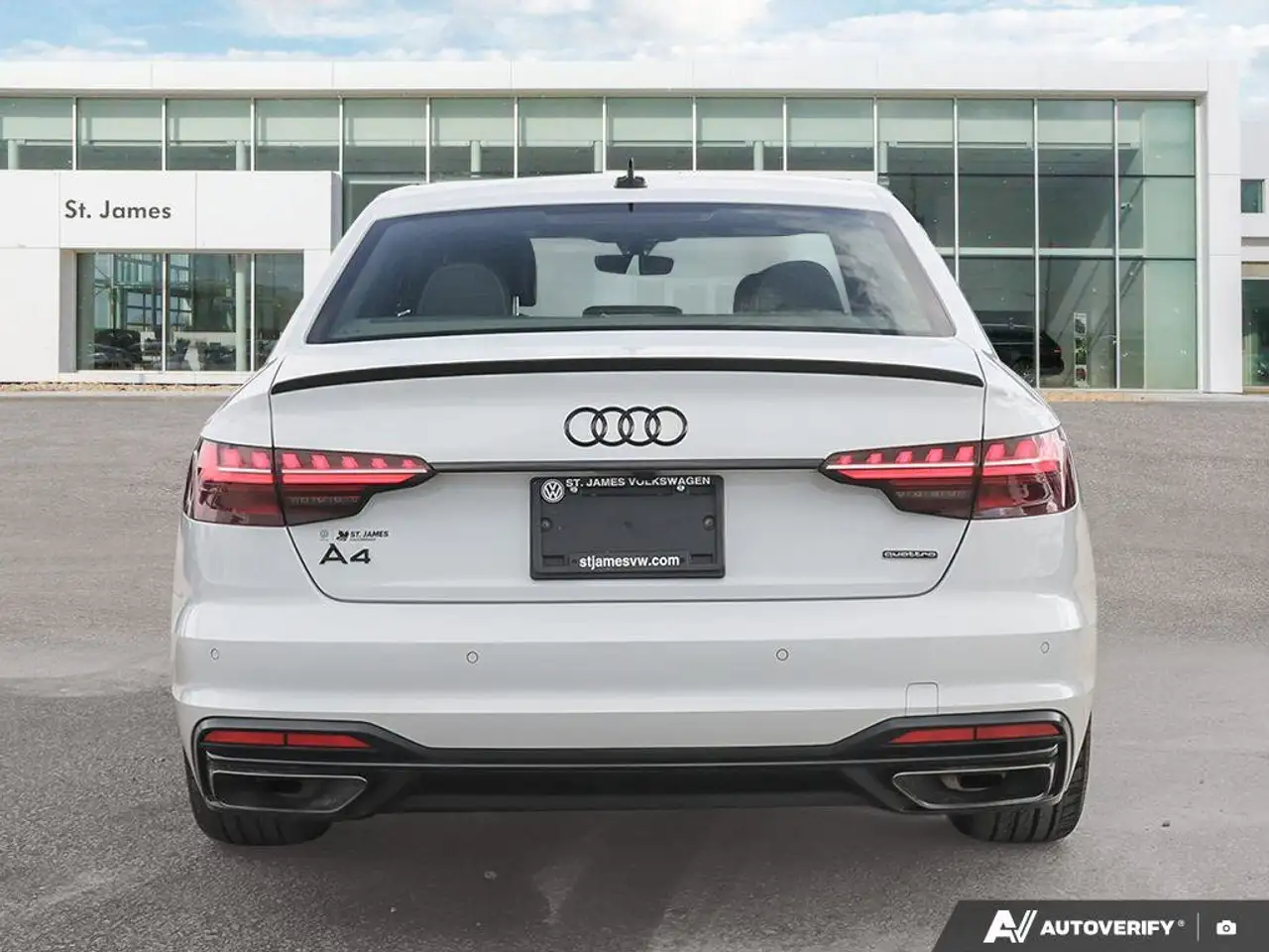 Audi A4 снимка Audi A4