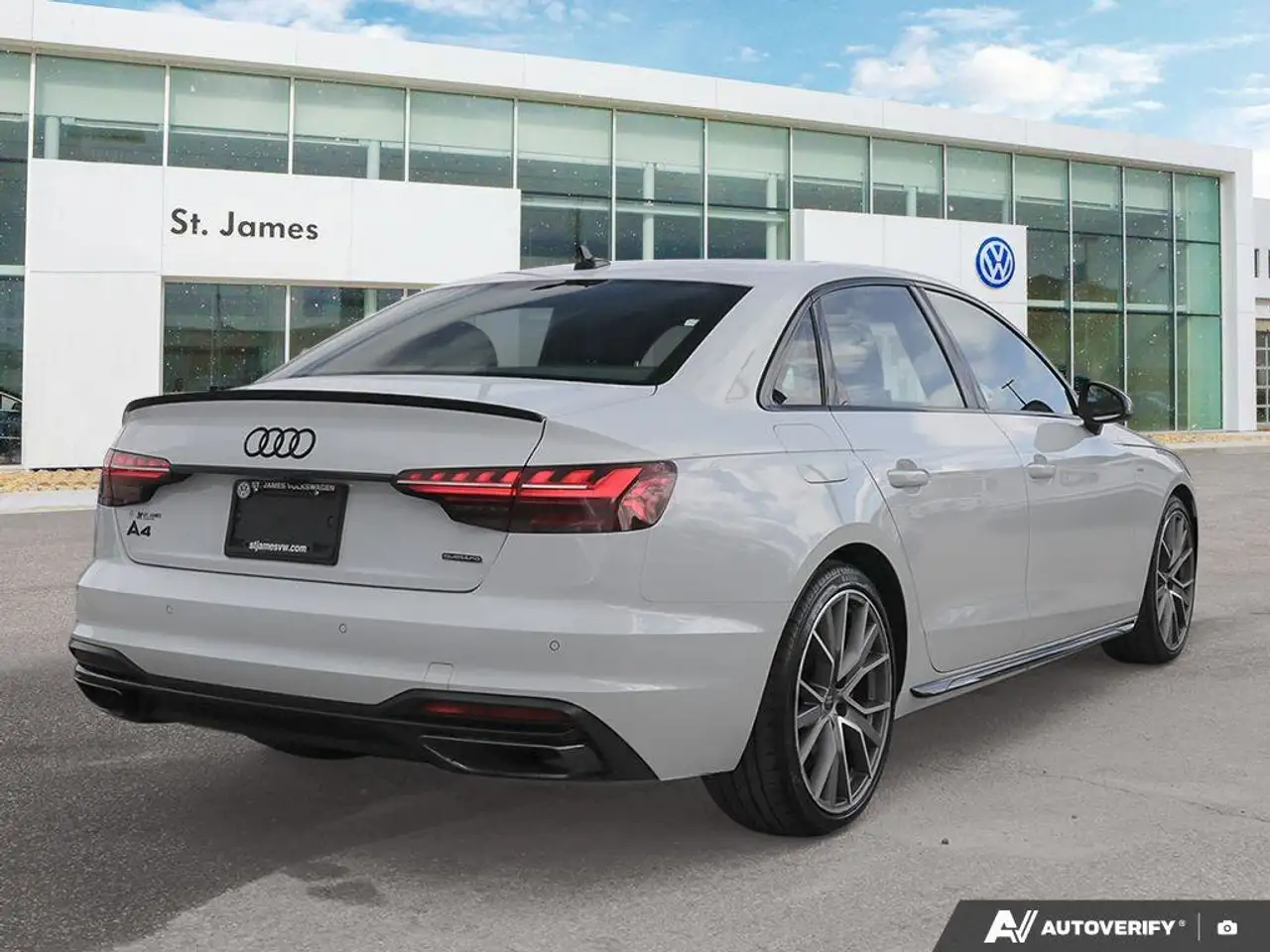 Audi A4 снимка Audi A4
