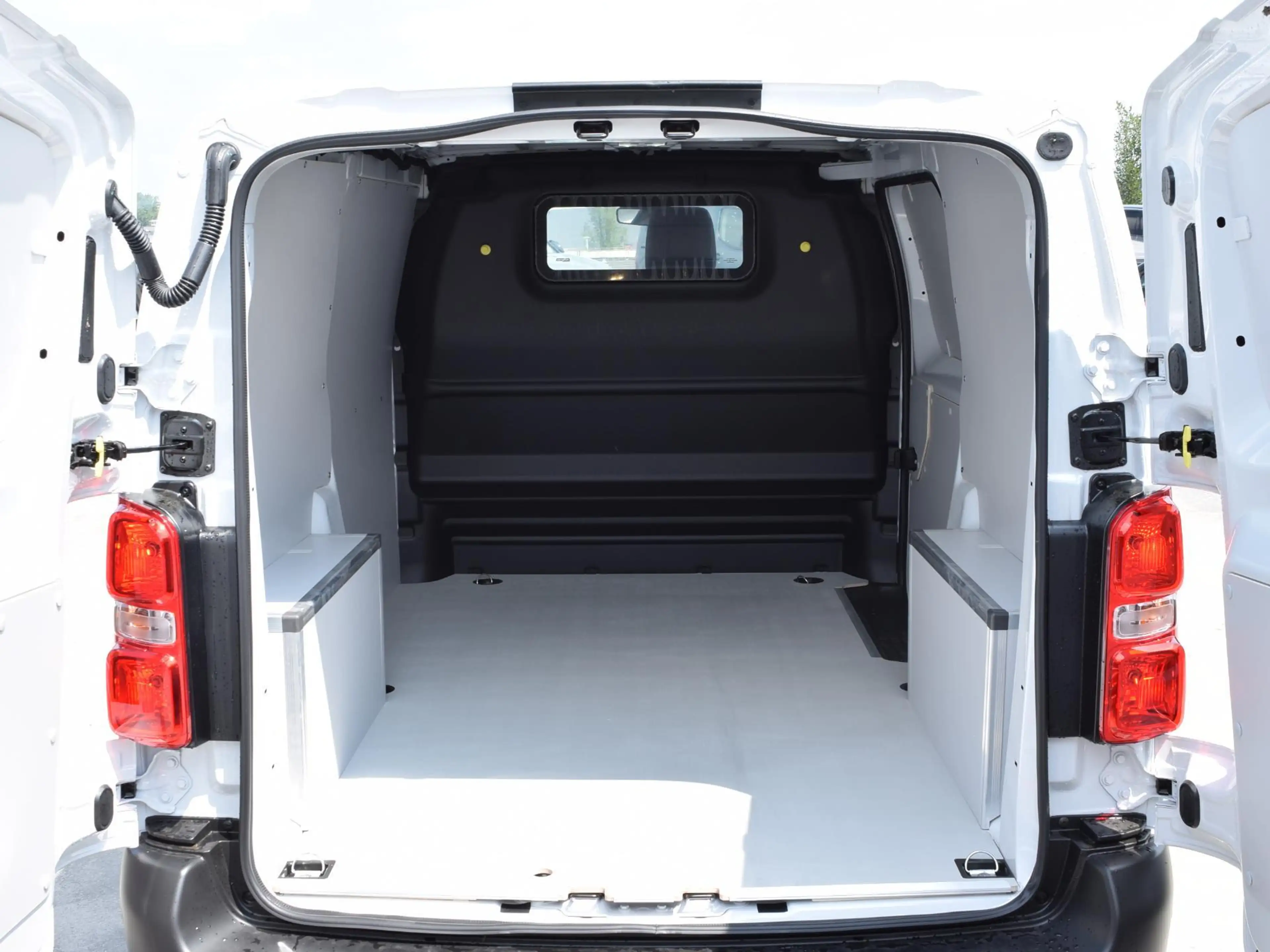 Opel Vivaro-e Electric L2 75 kWh | tot 8 jaar garantie | Apple C — photo 7