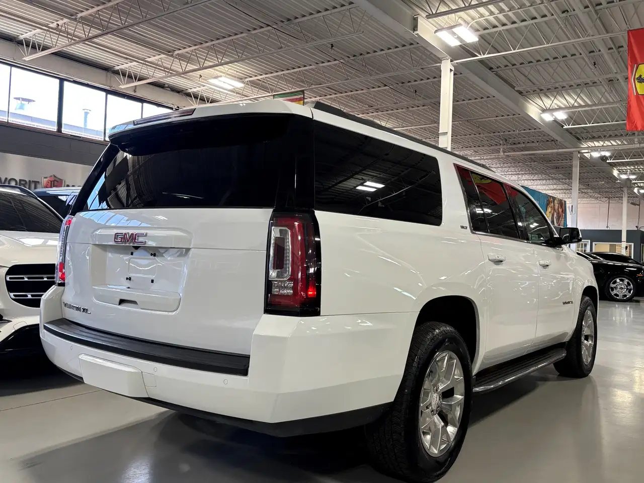 GMC Yukon снимка GMC Yukon