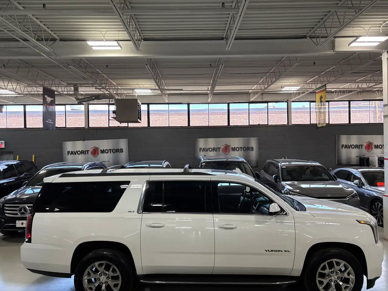 GMC Yukon снимка GMC Yukon