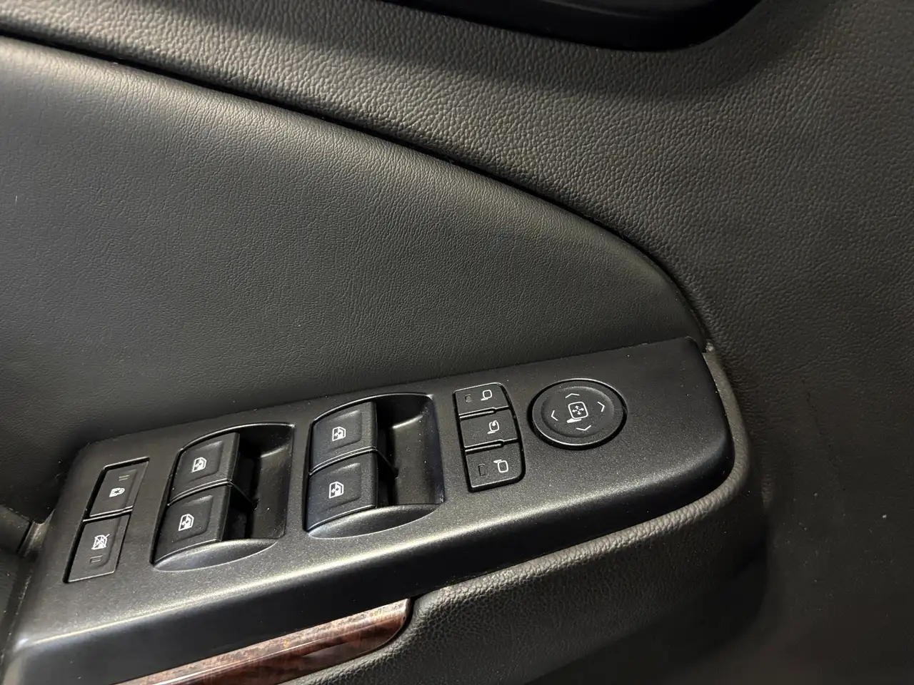 GMC Yukon снимка GMC Yukon