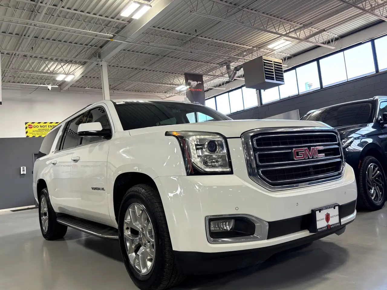 GMC Yukon снимка GMC Yukon
