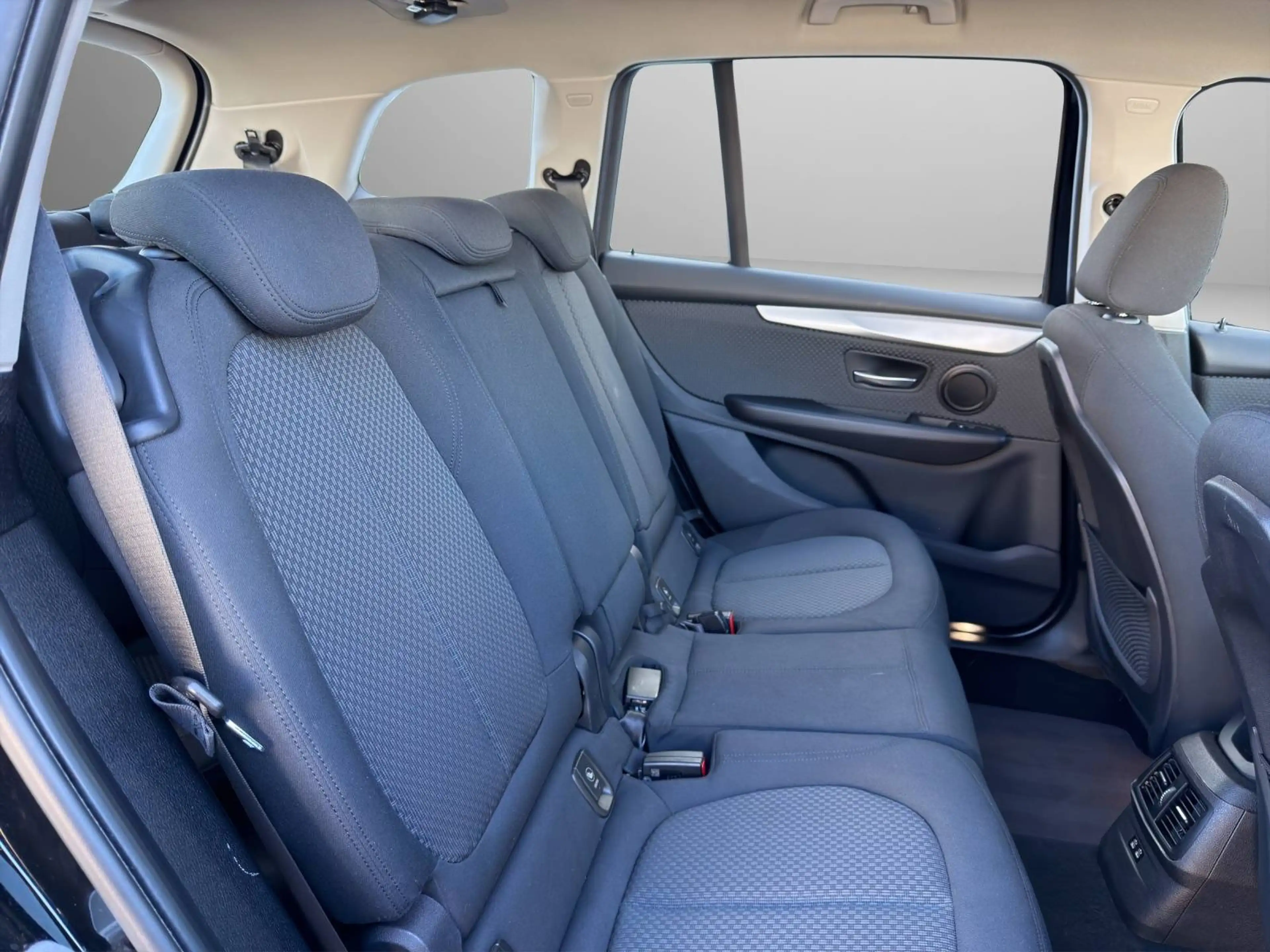 BMW 216 d Gran Tourer Advantage Aut. *7-Sitzer, LED, AMBI* — photo 15
