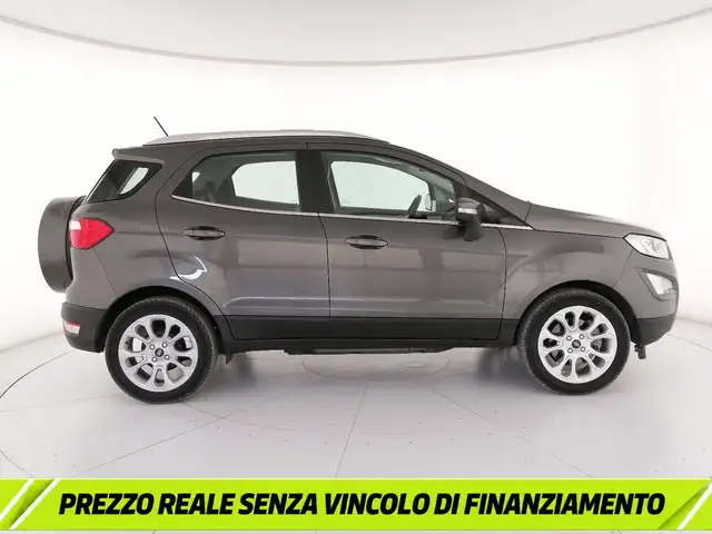 Ford EcoSport view 3