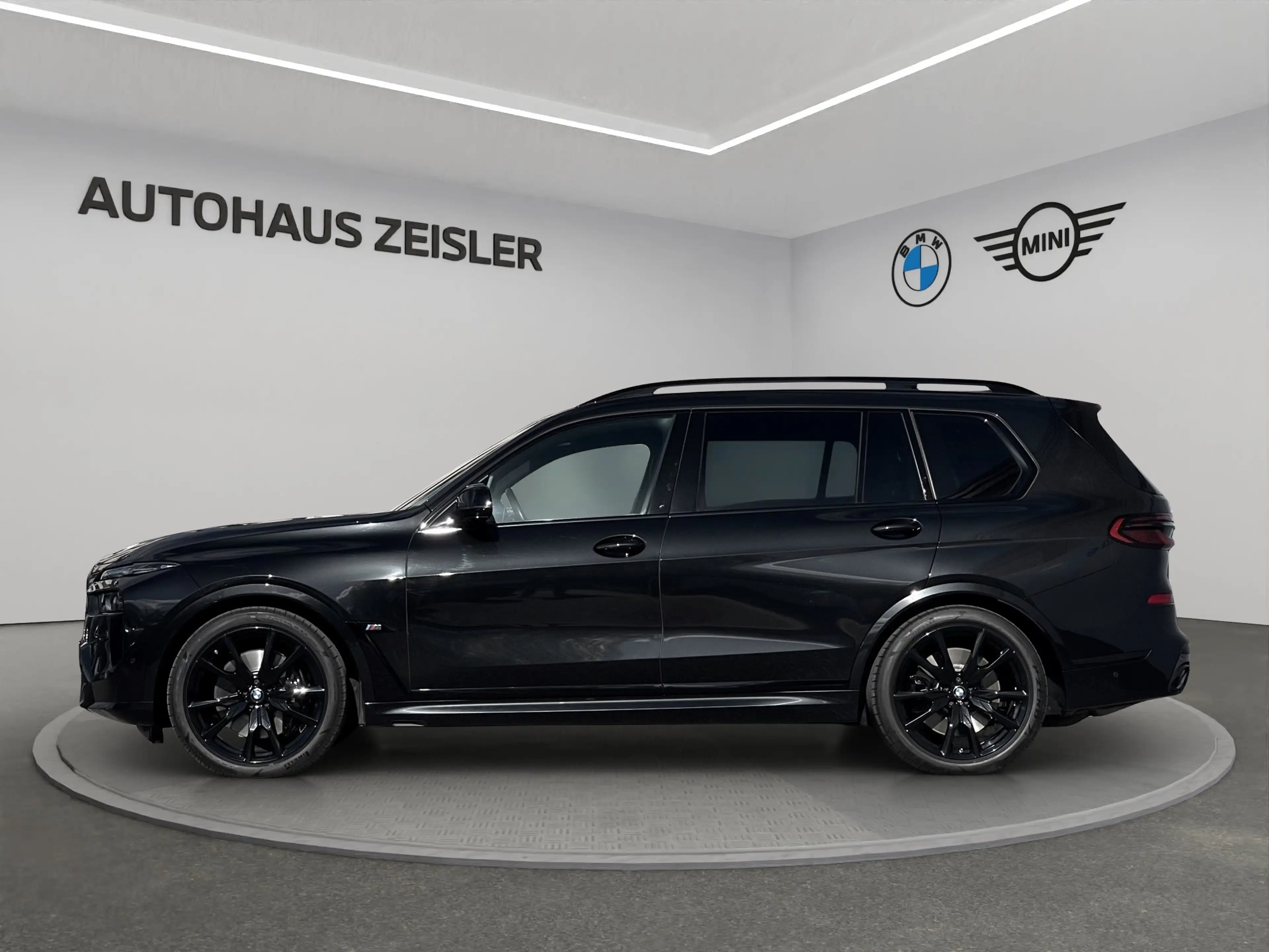 BMW X7 M 60i xDrive — photo 4
