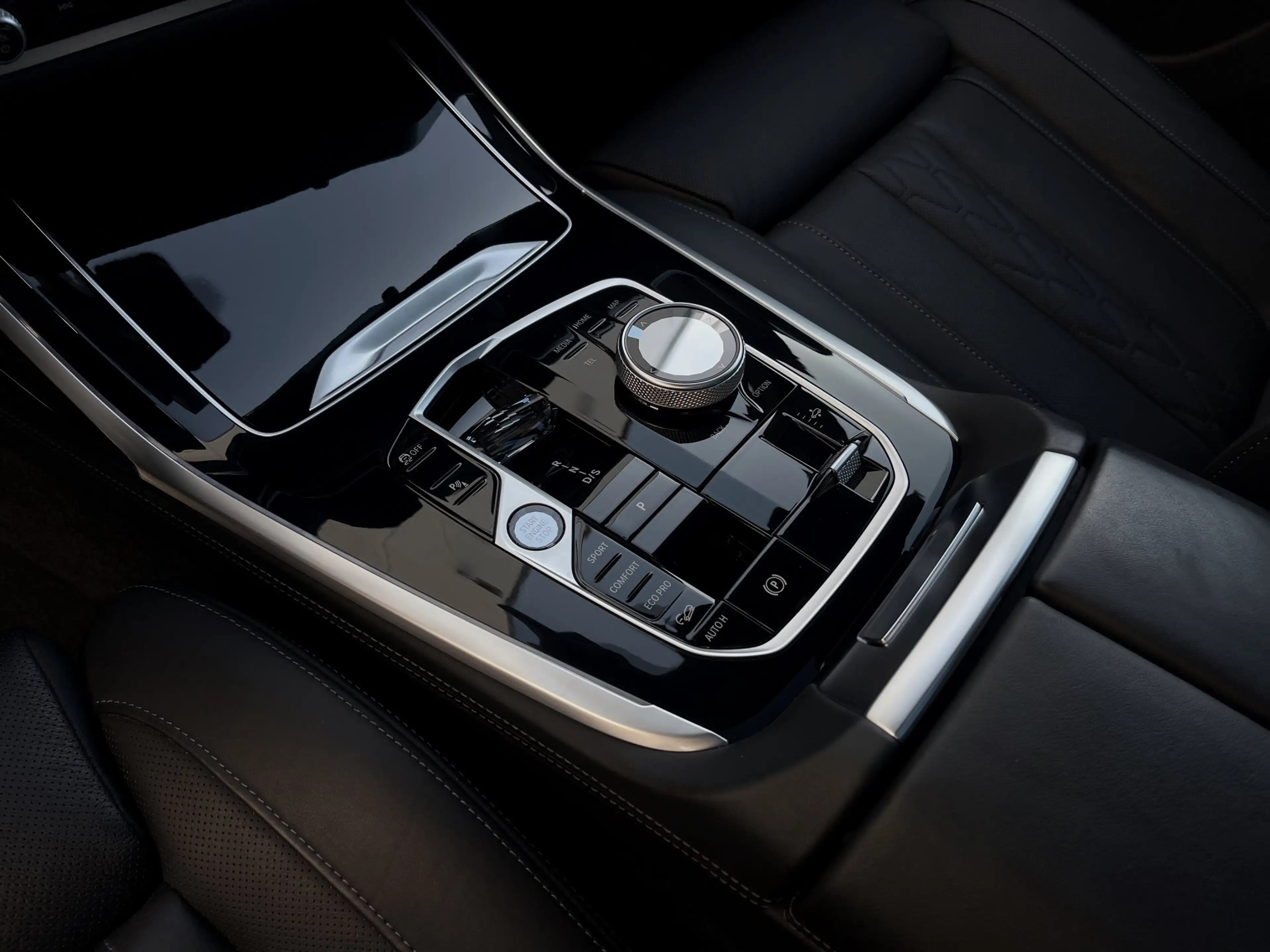 BMW X7 M 60i xDrive — photo 10