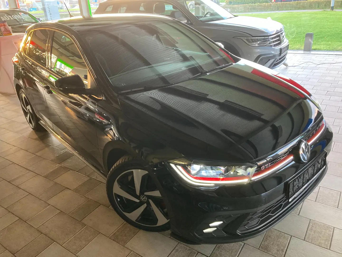 Volkswagen Polo GTI -AUTOMAAT -Airco -App -LED MATRIX -Topsport Noir - 2